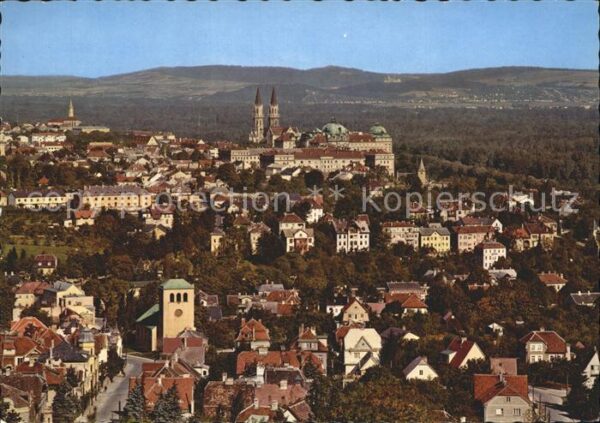 Klosterneuburg mit Burg Kreuzenstein Augustiner Chorhe