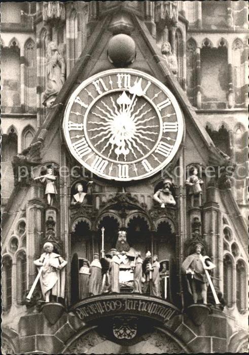 Nuernberg Frauenkirche Männleinlaufen Sonnenuhr