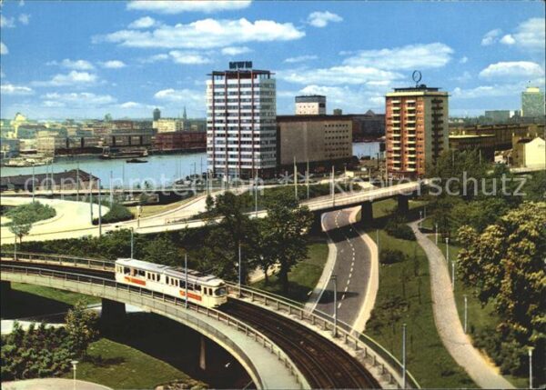 Mannheim Rheinhafen Strassenbahn Hochhaus