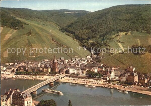 Bernkastel-Kues Mosel Brücke Weinberge Fliegeraufnahme