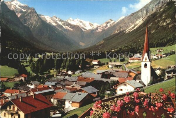 Trins Innsbruck Ortsansicht mit Kirche Tiroler Bergdorf