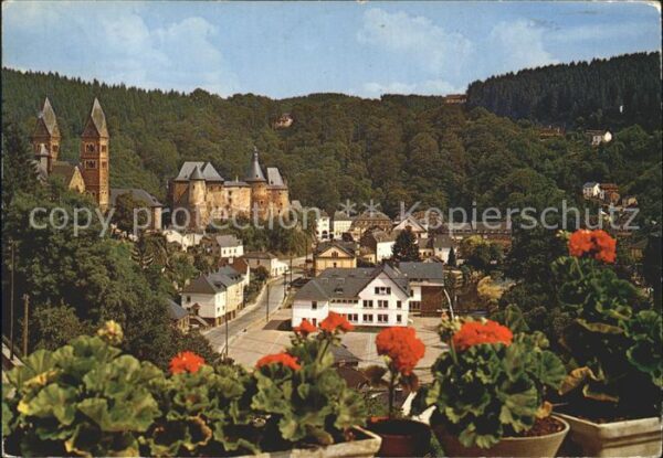 Clervaux Eglise paroissiale Chateau feodal Fleur