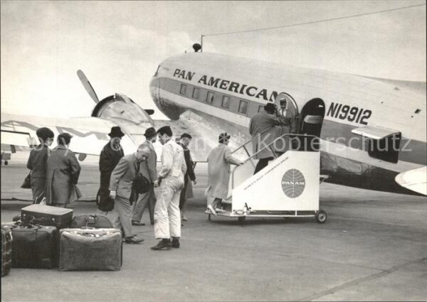 Flugzeuge Zivil Pan American DC-3 N19912 c/n 11716 Clip