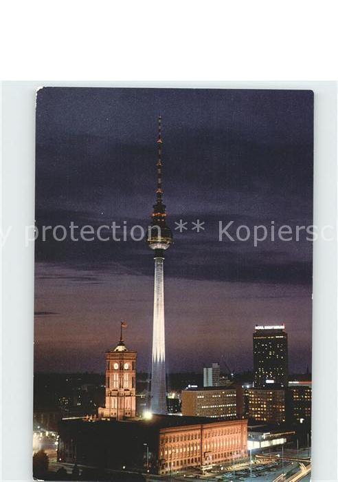 Berlin bei Nacht Rotes Rathaus Fernsehturm