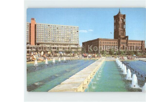 Berlin Rotes Rathaus Wasserspiele