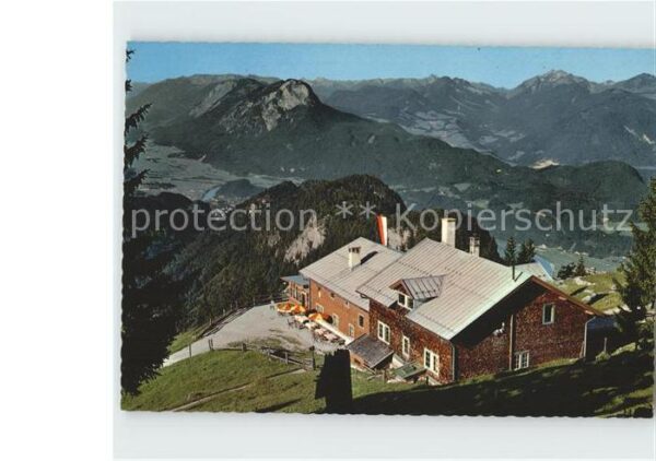 Vorderkaiserfeldenhuette mit Kufstein Rofan und Karwendelgebirge