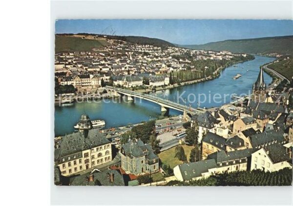Bernkastel-Kues Moselpartie Fliegeraufnahme