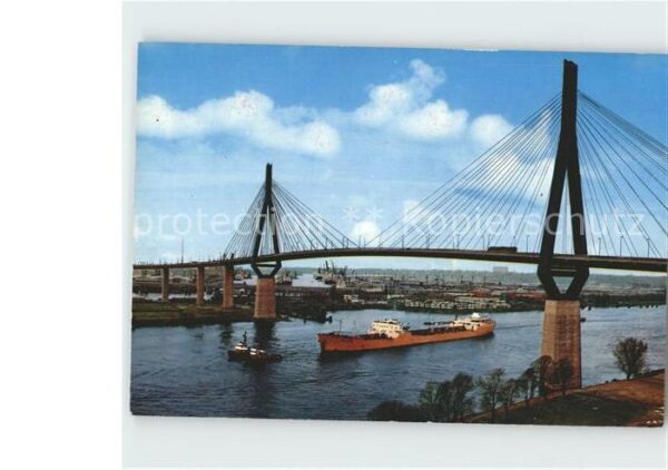 Hamburg Köhlbrandbrücke Frachter