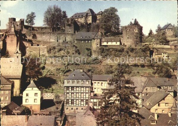 Monschau Altstadt mit Blick auf die Burg Luftkur