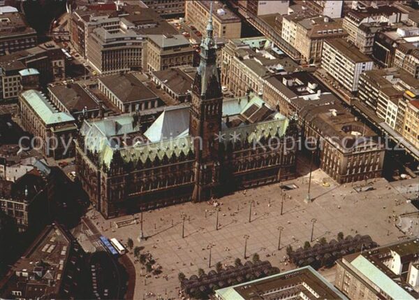 Hamburg Fliegeraufnahme Rathaus und Markt