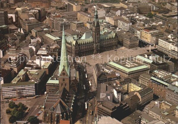 Hamburg Fliegeraufnahme Rathaus und Markt Petri