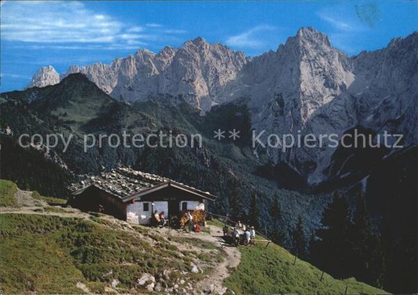 Kaisergebirge Hinterkaiserfeldenalm mit Wildem Kaiser
