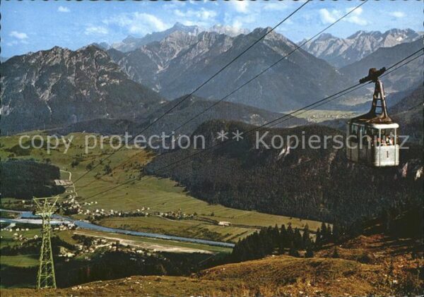 Reutte Tirol Bergbahn mit Zugspitze und Mieminger Ho