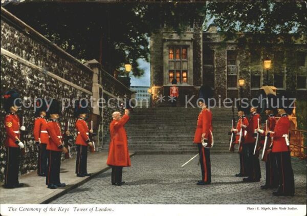 Leibgarde Wache Ceremony of the Keys Tower of London