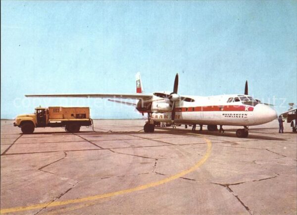 Flugzeuge Zivil Balkan Bulgarian Airlines An-24 Airport