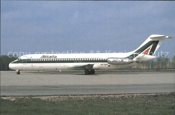 Flugzeuge Zivil Douglas DC 9-32 Alitalia N2786S