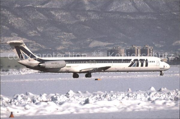 Flugzeuge Zivil douglas MD-80 ATI I-DAVD