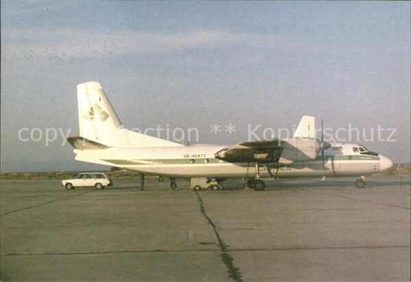 Flugzeuge Zivil AN-24 UR-46477 Propellermaschine