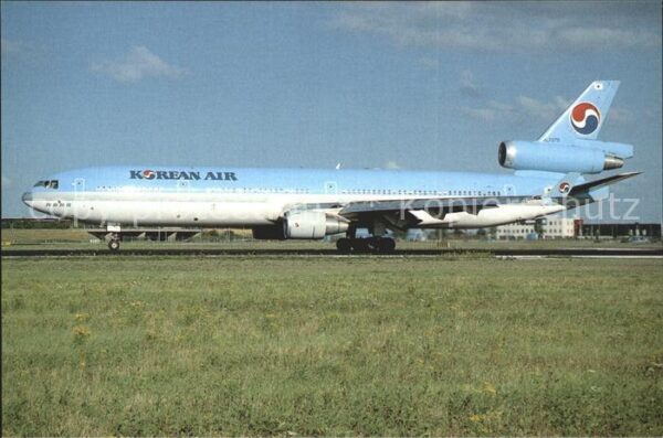 Flugzeuge Zivil Korean Air McDonnell Douglas MD11 HL737