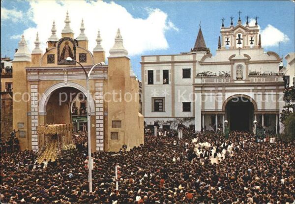 Sevilla Andalucia Arco y Basilica del la Macarena