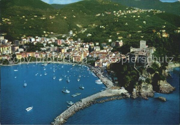 Lerici Fliegeraufnahme mit Schloss und Hafen