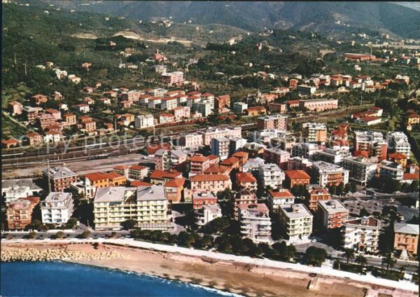 Sestri Levante Fliegeraufnahme mit Strand