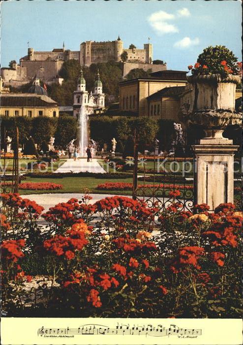 Salzburg Oesterreich Mirabellengarte mit Dom und Hohensalzbu