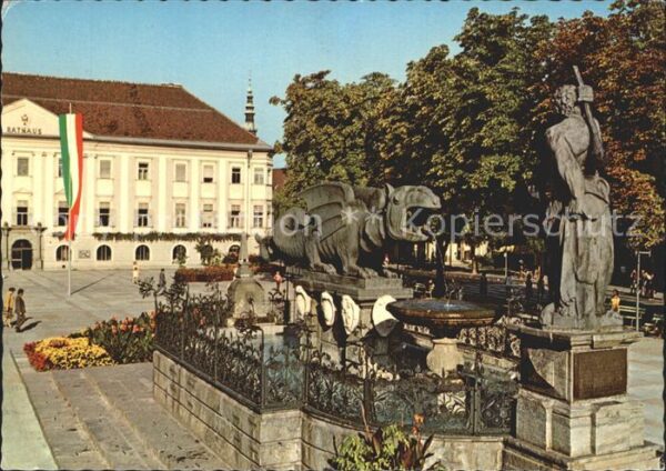 Klagenfurt Woerthersee Lindwurmbrunnen Rathaus