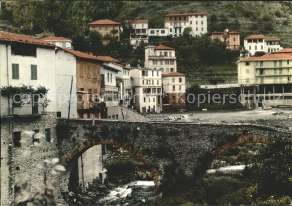 Pigna Liguria Teilansicht alte Brücke