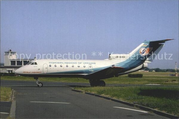 Flugzeuge Zivil Iriola Freight Yak-40 UR-BWH