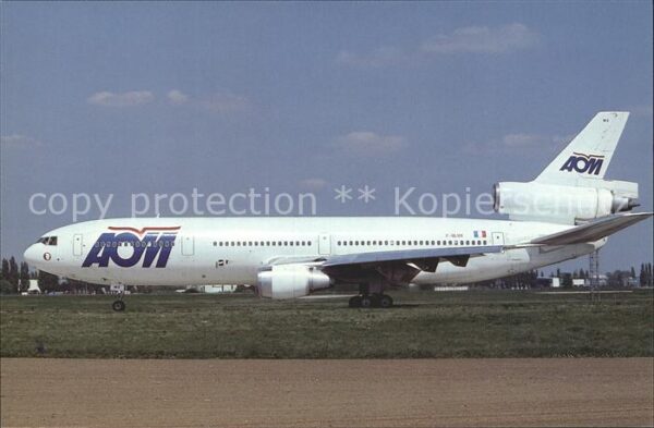 Flugzeuge Zivil AOM Air Outre Mer McDonnell Douglas DC-