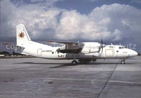 Flugzeuge Zivil Med-Air Antonov AN-24 UR-46838