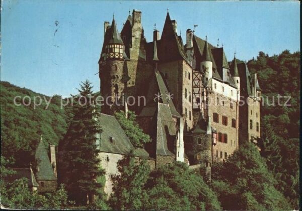 Burg Eltz Gesamtansicht