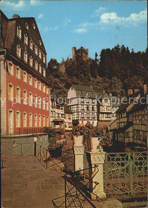 Monschau Altstadt Fachwerkhäuser mit Blick zur B