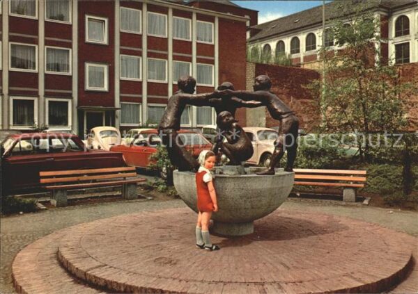 Bad Aachen Kind am Türelüre Lissche Brunnen