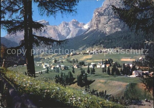 La Villa Val Badia verso Gruppo Sella Dolomiti Sellagruppe