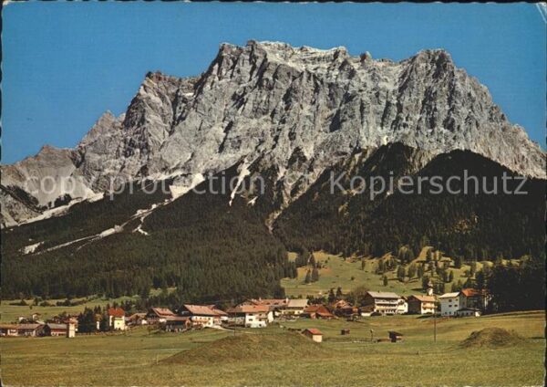 Ehrwald Tirol Panorama mit Zugspitzmassiv Wetterstein