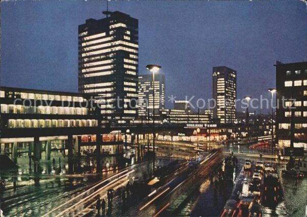 Essen Ruhr Hochhäuser an der Freiheit Nachtaufnahm