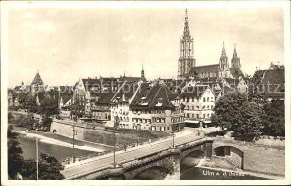 Ulm Donau Teilansicht mit Brücke und Münster