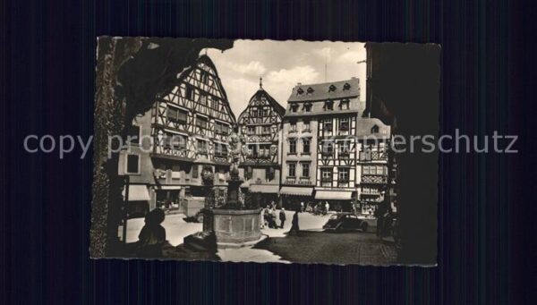 Bernkastel-Kues Markt Brunnen