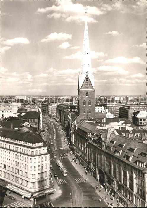 Hamburg Mönckebergstrasse mit Petrikirche