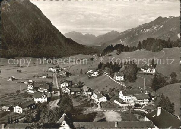Ettal Blick von der Kuppe ins Linderthal