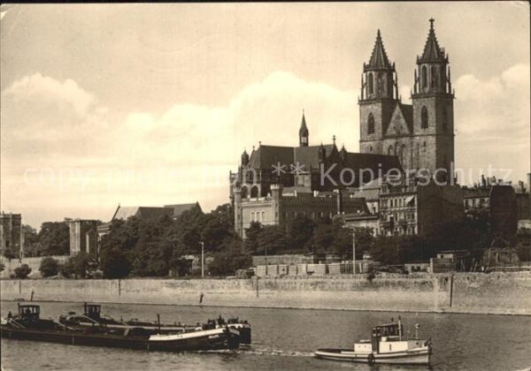 Magdeburg mit Elbe Dampfer und Dom
