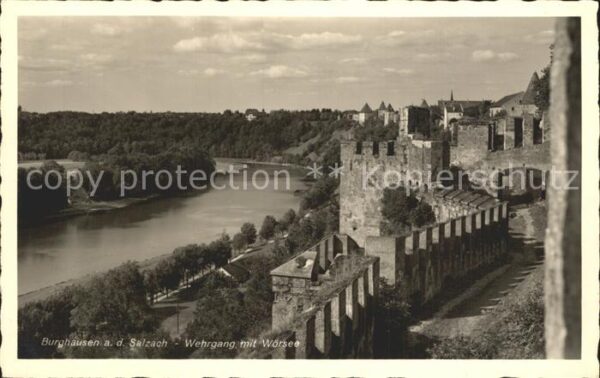 Burghausen Salzach Wehrgang mit Wörsee