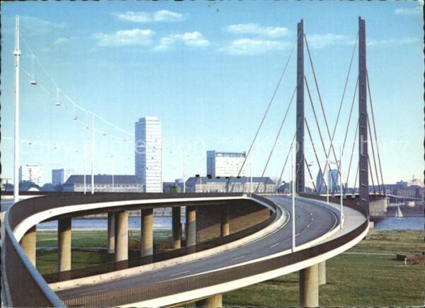 Duesseldorf Rheinkniebrücke