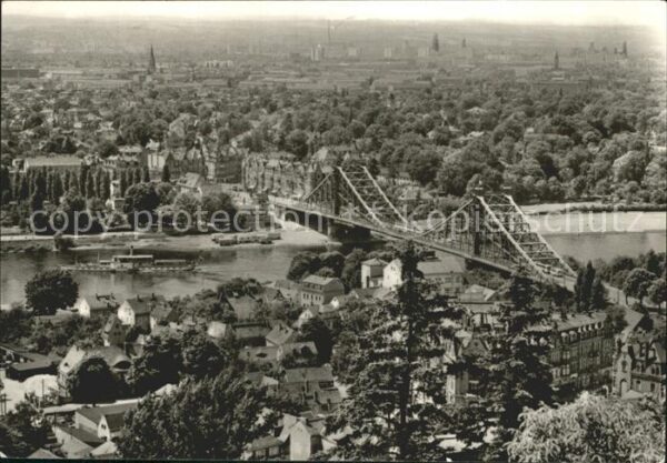 Dresden Blick von Löschwitzhöhen auf Brückenpar