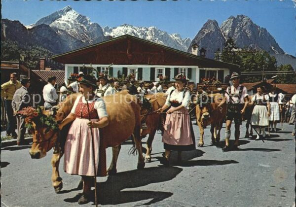 Garmisch-Partenkirchen Almabtrieb Zugspitzgruppe