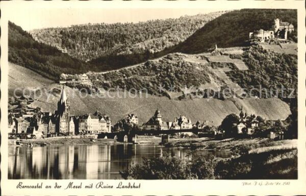 Bernkastel-Kues mit Mosel und Ruine Landshut
