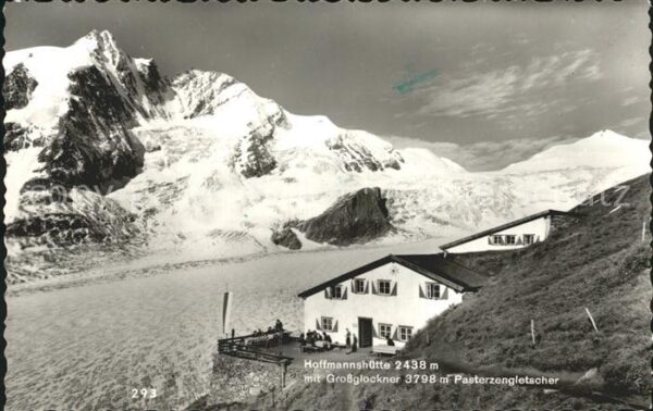 Grossglockner Hoggmannshütte mit Pasterzengeltscher