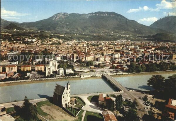 Trento Fliegeraufnahme mit Brücke